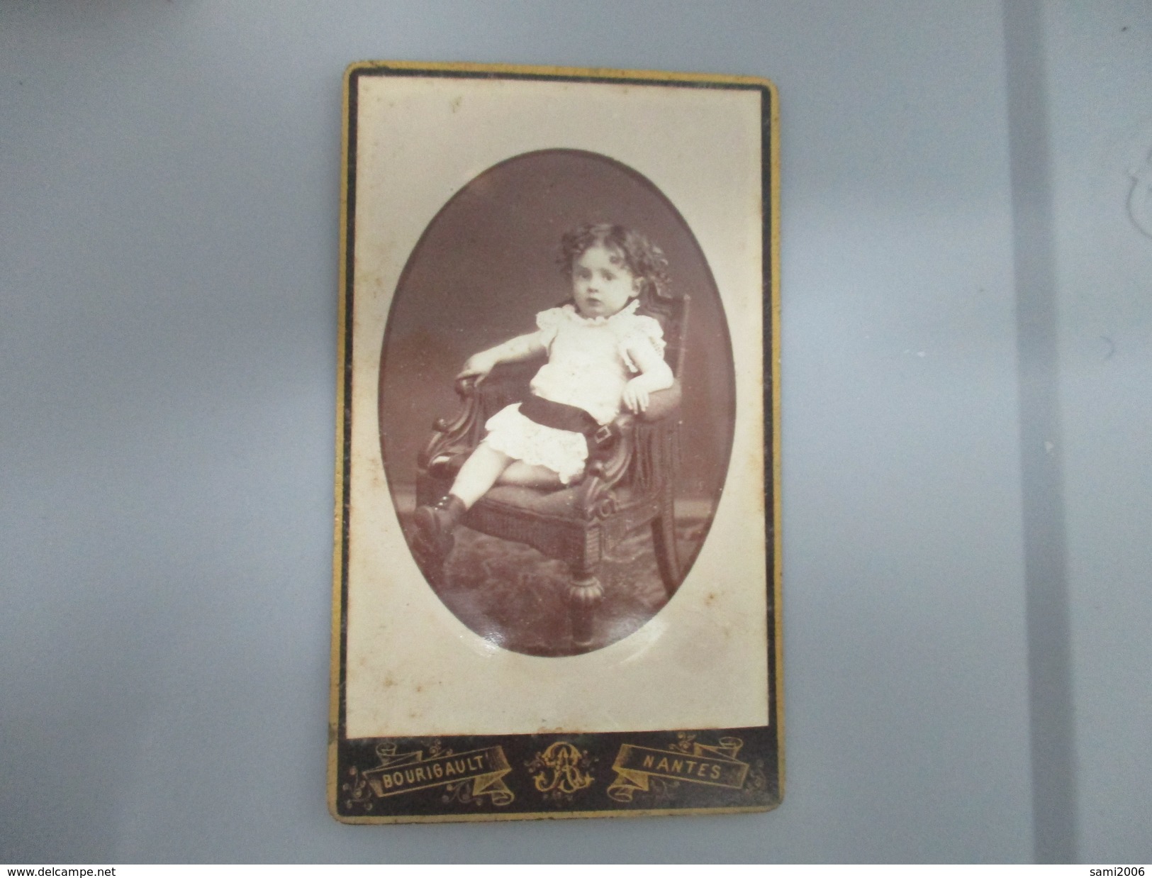 CDV ENFANT FAUTEUIL  PHOTOGRAPHE BOURIGAULT NANTES - Oud (voor 1900)