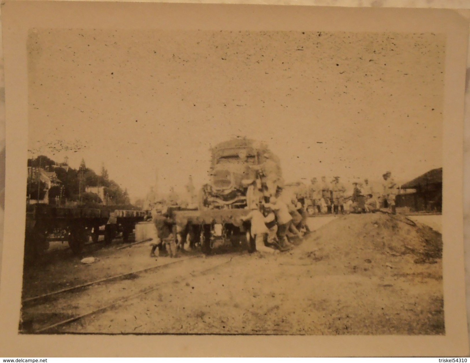 Photo Soldats Français Chargement D'un Camion Berliet Sur Un Train Wagon  / 14-18 / WW1 / POILU - 1914-18