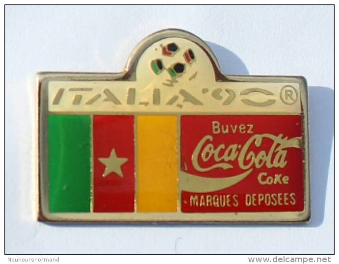 Pin's COCA COLA - Coupe Du Monde De Foot ITALIA 90 - Drapeau Du Cameroun - Col Italia 90 -  G202 - Coca-Cola