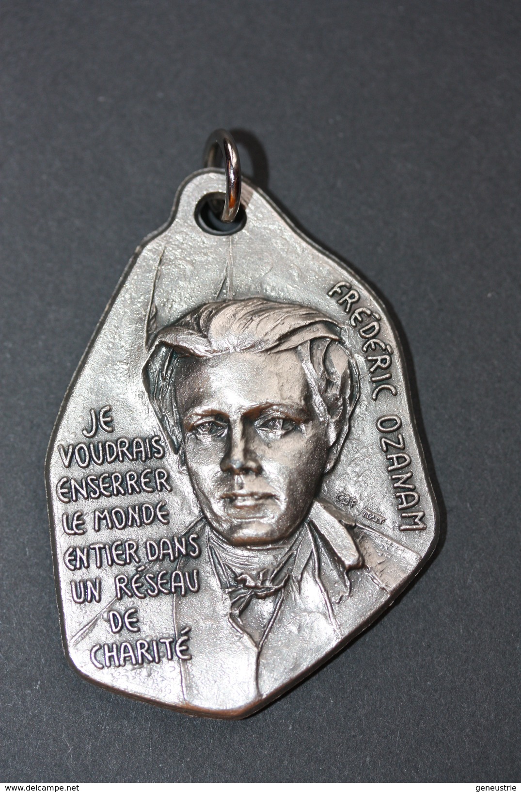 Pendentif Médaille Religieuse "Frédéric Ozanam, Béatifié Par Jean-Paul II En 1997" Religious Medal - Religion & Esotericism