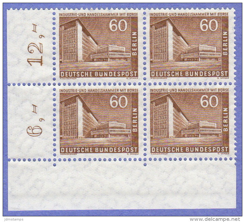 BER SC #9N133 MNH B4 1957 Chamber Of Commerce ... CV $3.40 - Unused Stamps