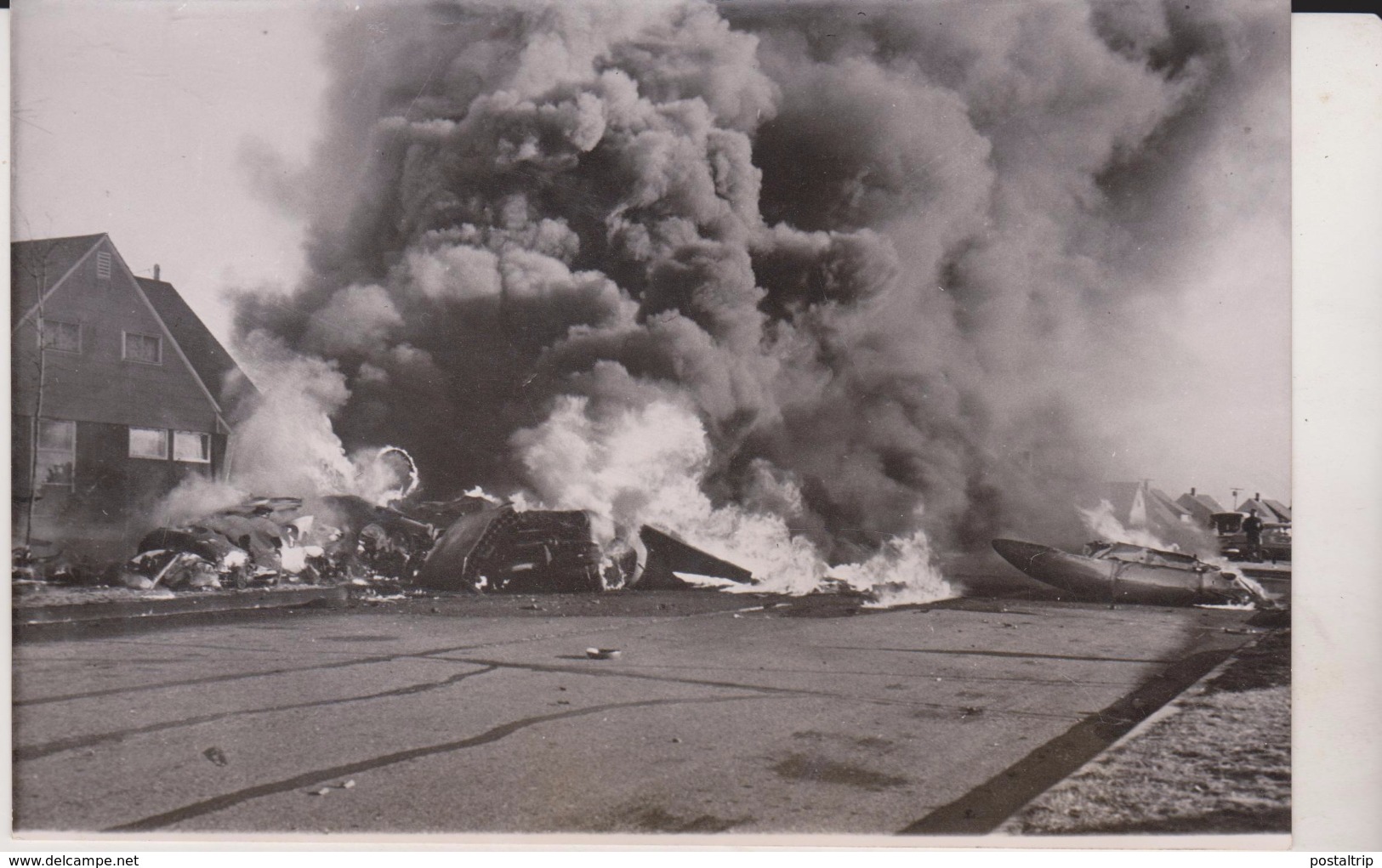 1955 ACCIDENT LEVITTOWN IN NEW YORK  SABRE JET USA AIRFORCE    USA UNITED STATES   PHOTO DE PRESSE - Aviación