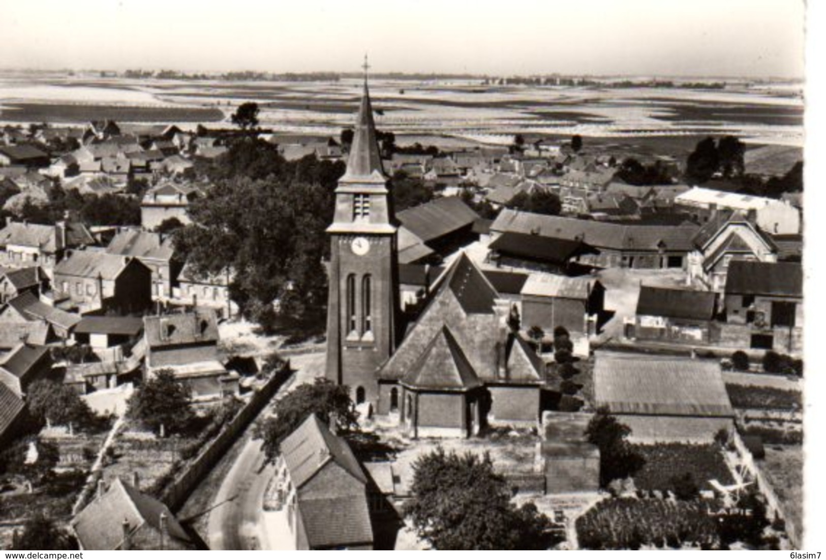 CPSM - BERTINCOURT (62) - Vue Aérienne Du Quartier De L'Eglise Dans Les Années 50 - Bertincourt