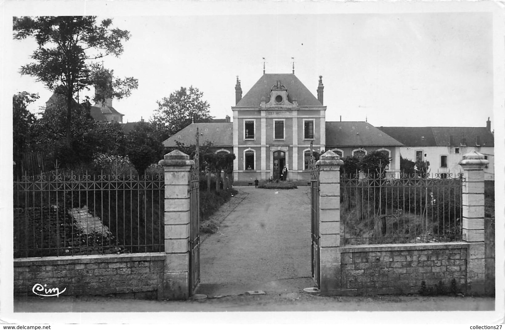 21-ARNAY-LE-DUC- L'ECOLE MATERNELLE - Arnay Le Duc