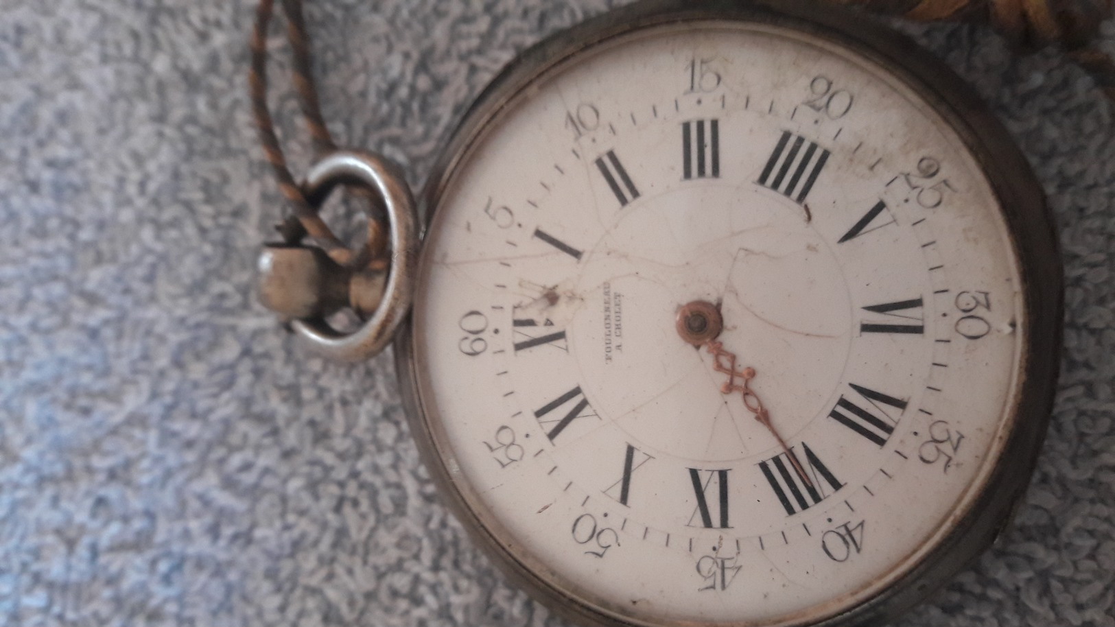 Trois montre ancienne a larret à clé  (pas les clés )