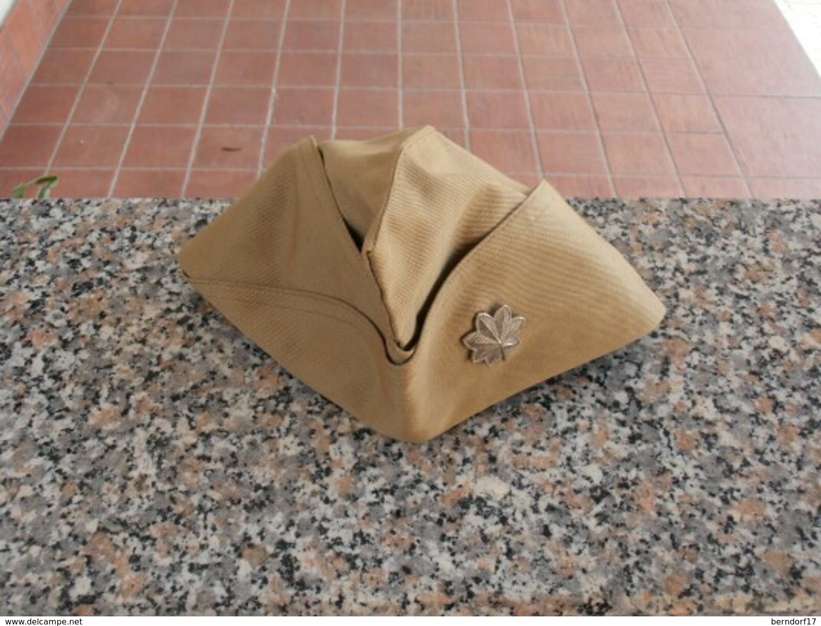 US ARMY GARRISON CAP -W/ OFFICER BADGE - Helme & Hauben