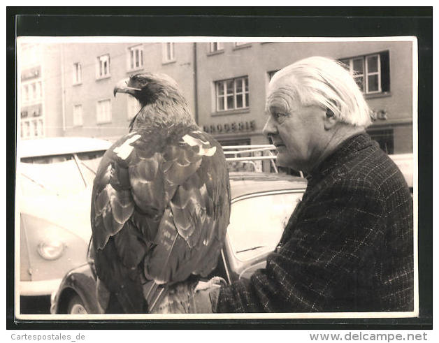 AK Alter Mann Mit Einem Adler Auf Dem Arm - Birds