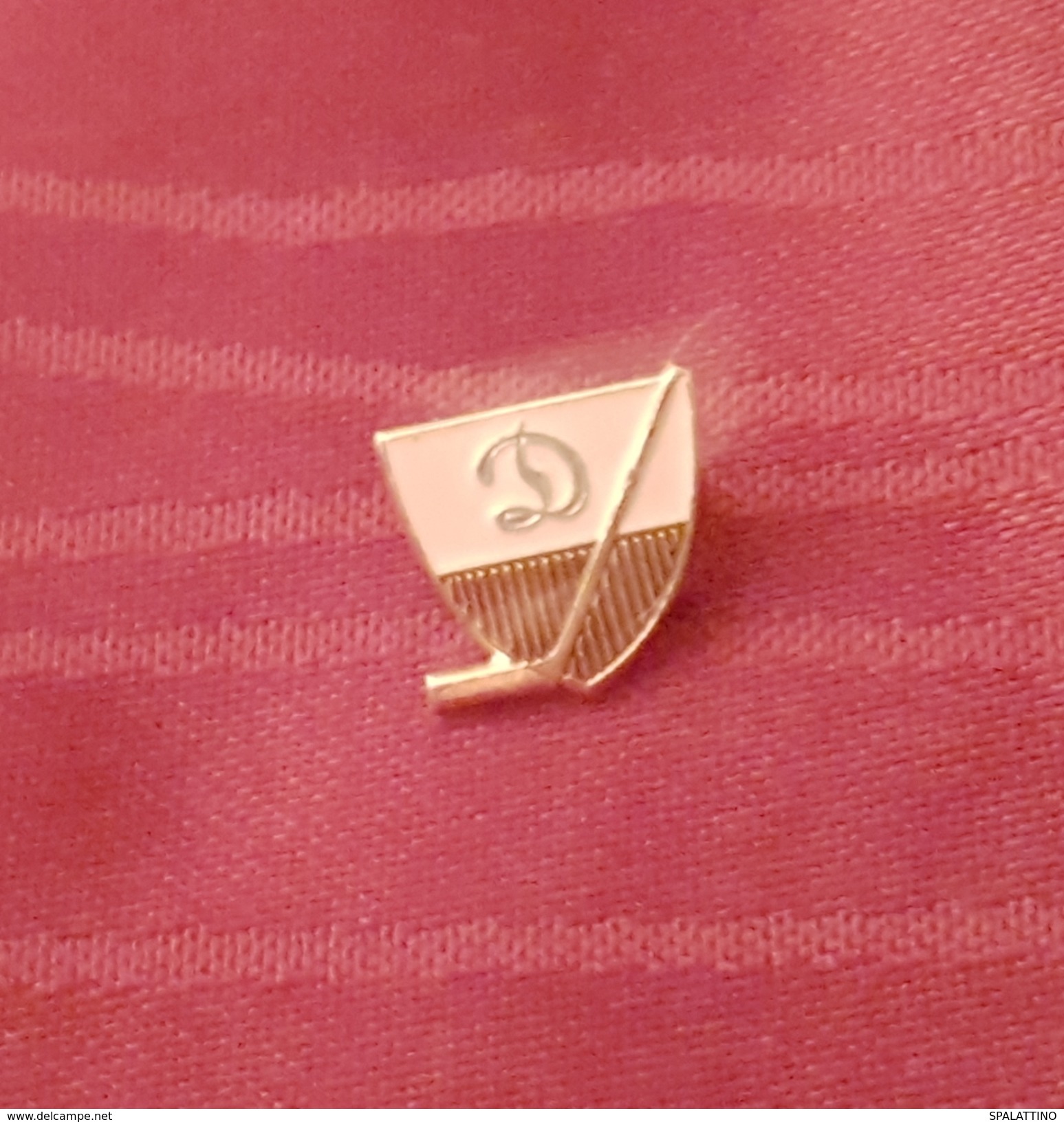 DYNAMO MOSCOW HOCKEY CLUB, RUSSIA, SOVIET UNION, ORIGINAL VINTAGE PIN BADGE - Winter Sports