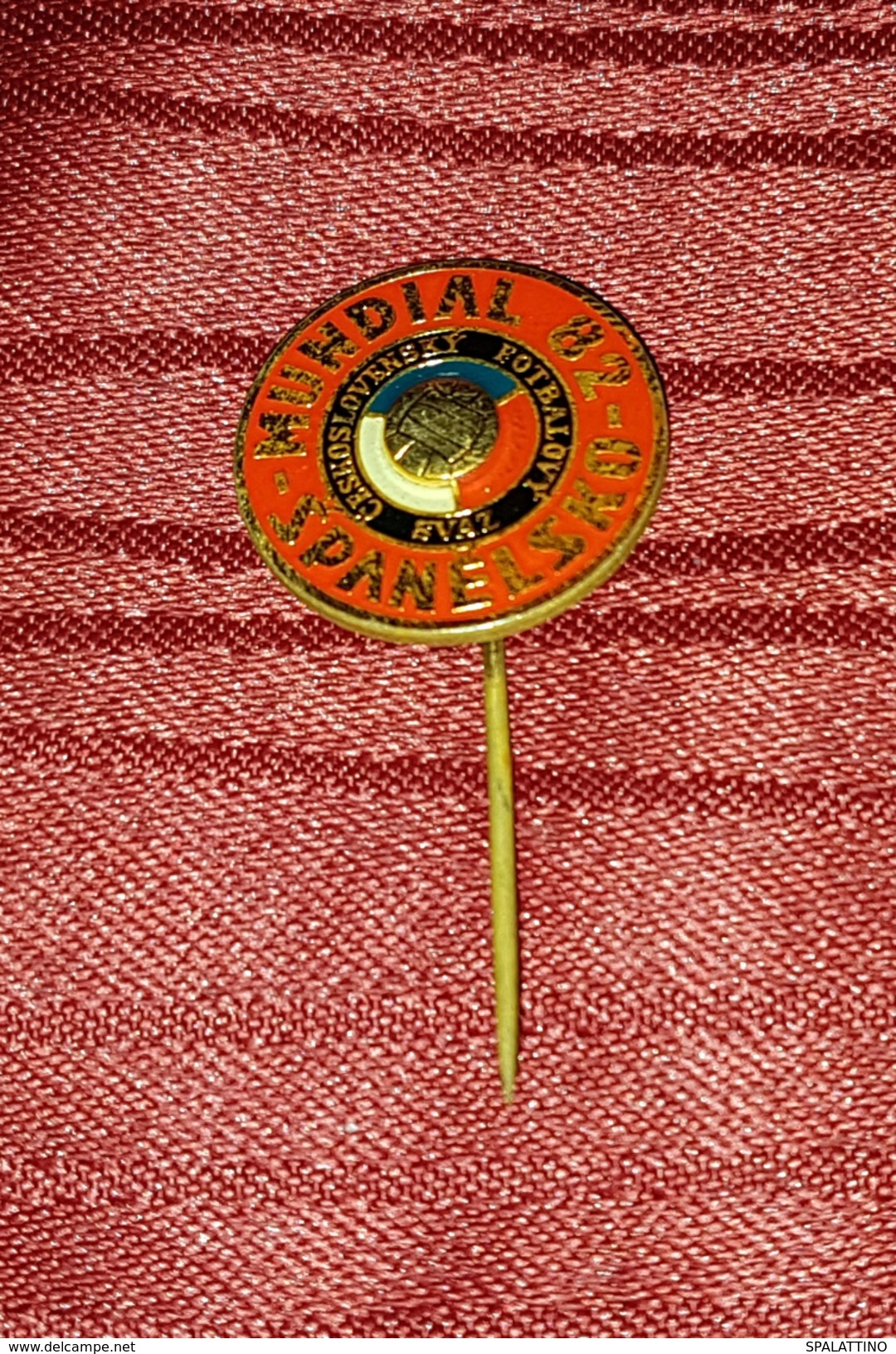 CZECHOSLOVAKIAN FOOTBALL FEDERATION, OFFICIAL PIN FOR WORLD FOOTBALL CHAMPIONSHIP SPAIN '82 - Voetbal