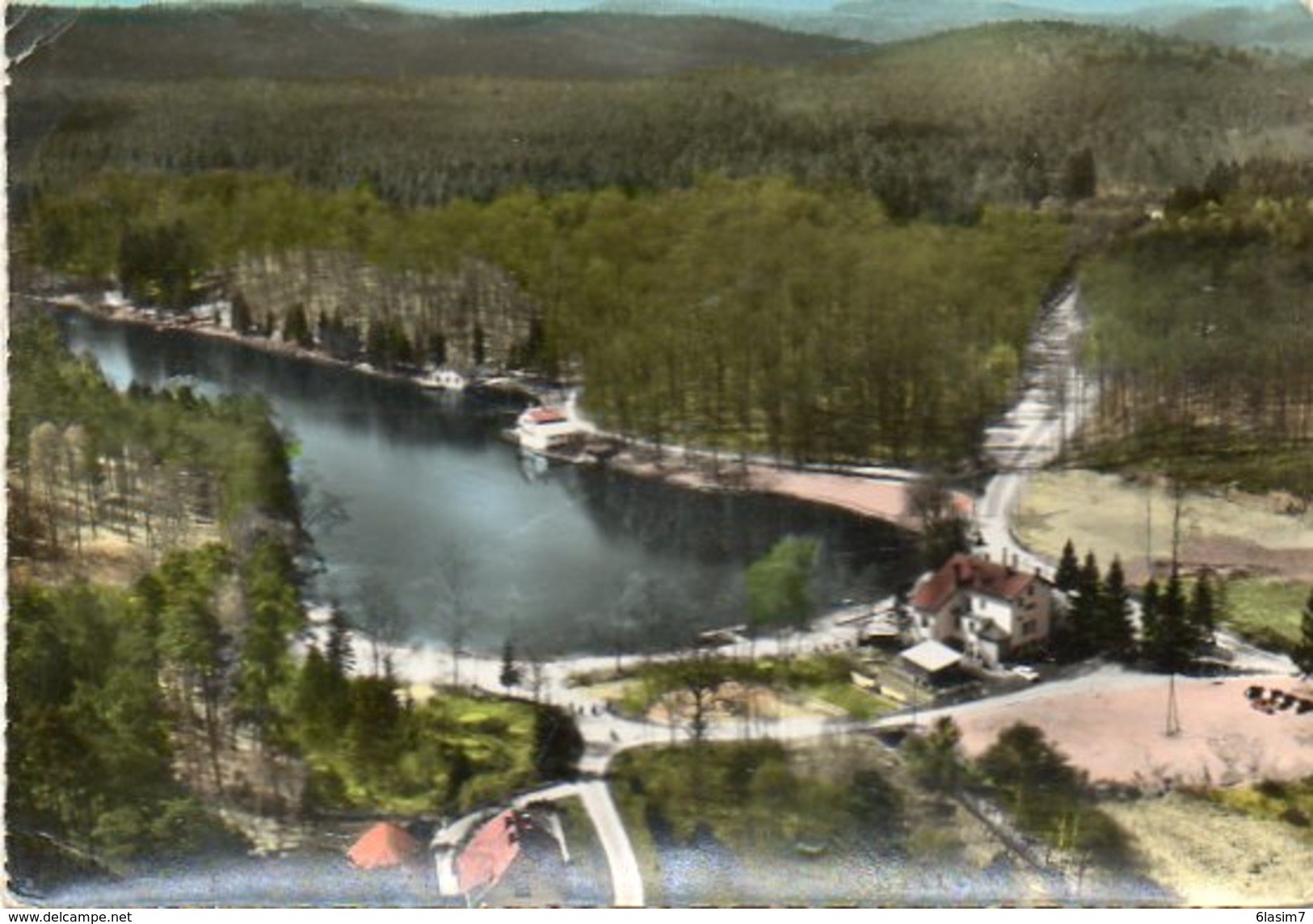 CPSM Dentelée - BITCHE (57) - Vue Aérienne Sur L'Auberge - Maison Forestière Près De L'Etang D'Hasselfurth En 1963 - Bitche