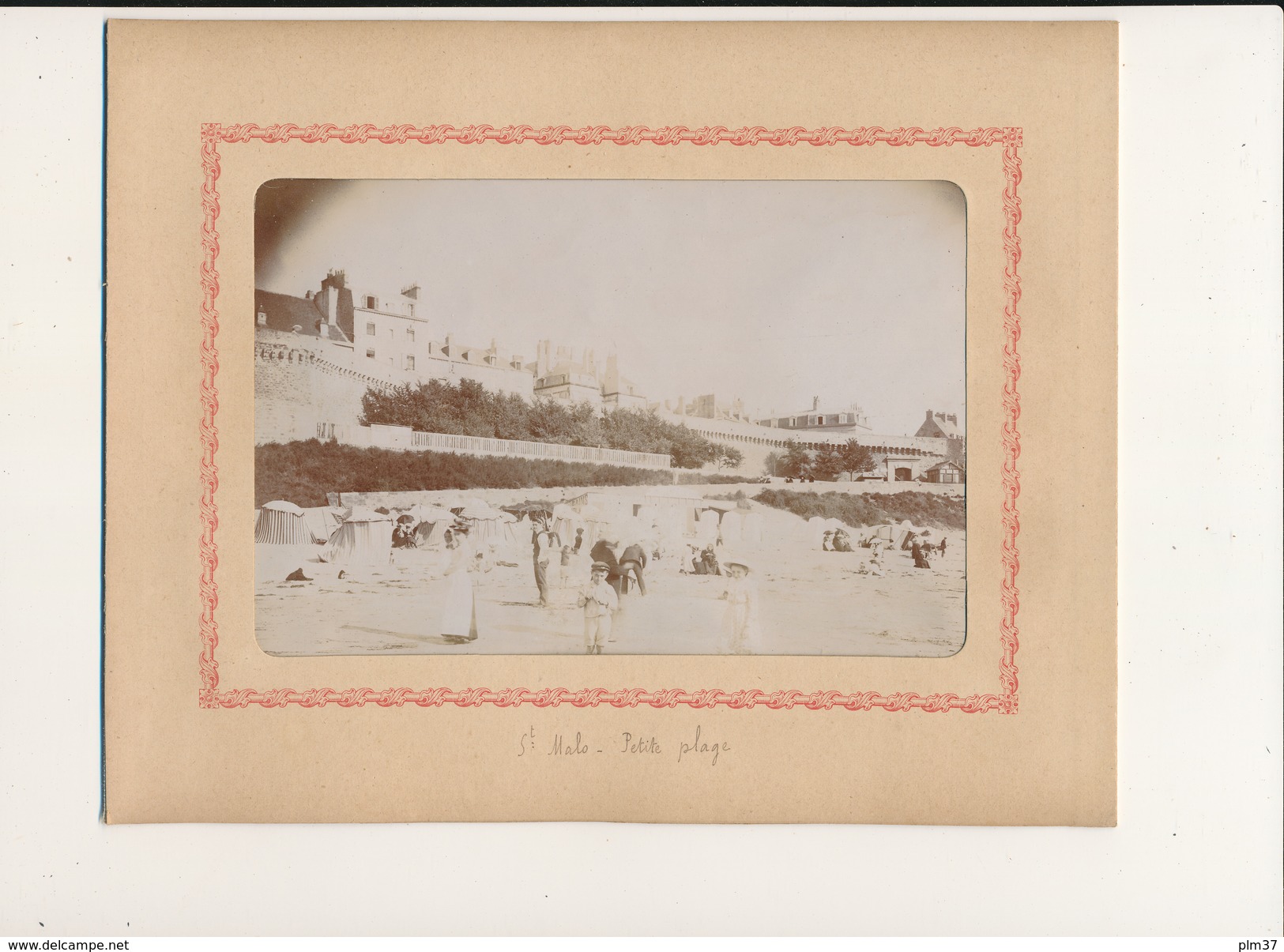 SAINT MALO, La Petite Plage - Photo Glissée Dans Un Cadre Carton Légendé - 2 Scans - Alte (vor 1900)