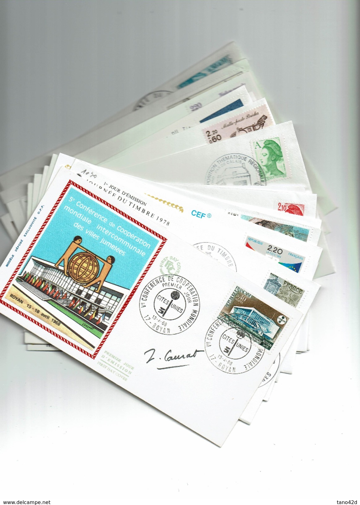 LBR40 - LOT DE 78 FDC DE FRANCE (17 ENVELOPPES / 45 CARTES POSTALES / 16 ENCARTS) QUELQUES DOUBLES - Vrac (max 999 Timbres)