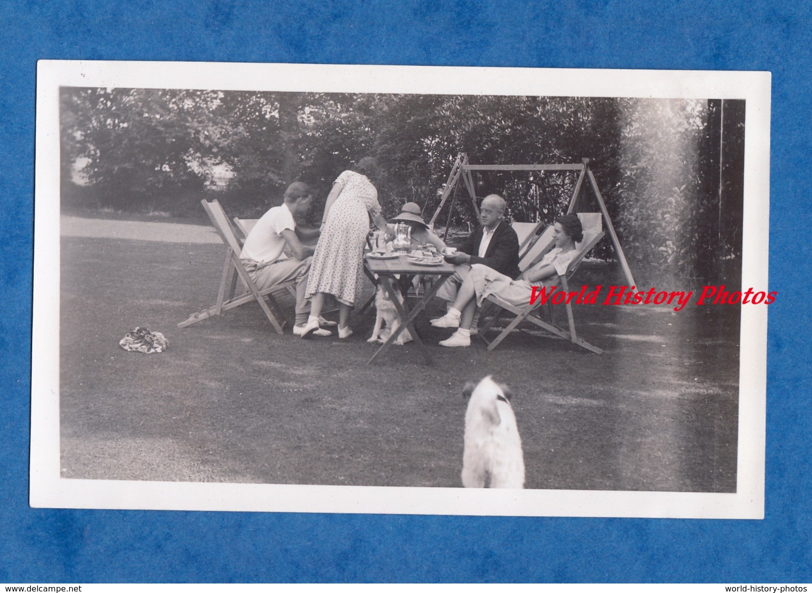 Photo Ancienne - GREENFIELD , England - Famille Autour D'une Table - 1935 - Tea Time Homme Femme Woman Boy Girl - Lieux
