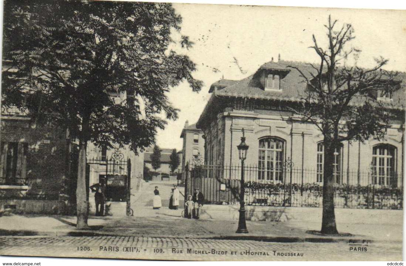 PARIS (XIIe) Rue Michel Bizot Et L'Hopital Trousseau Personnages RV  T + Timbre Taxe 20c Chiffre Refusé Trouvé à La Boit - Arrondissement: 12