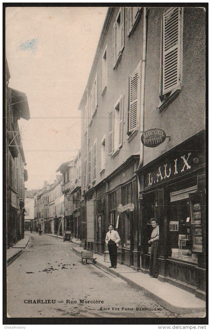 DD1130 - LOIRE - CHARLIEU - RUE MERCIÈRE - LIBRAIRIE - COIFFEUR - Charlieu