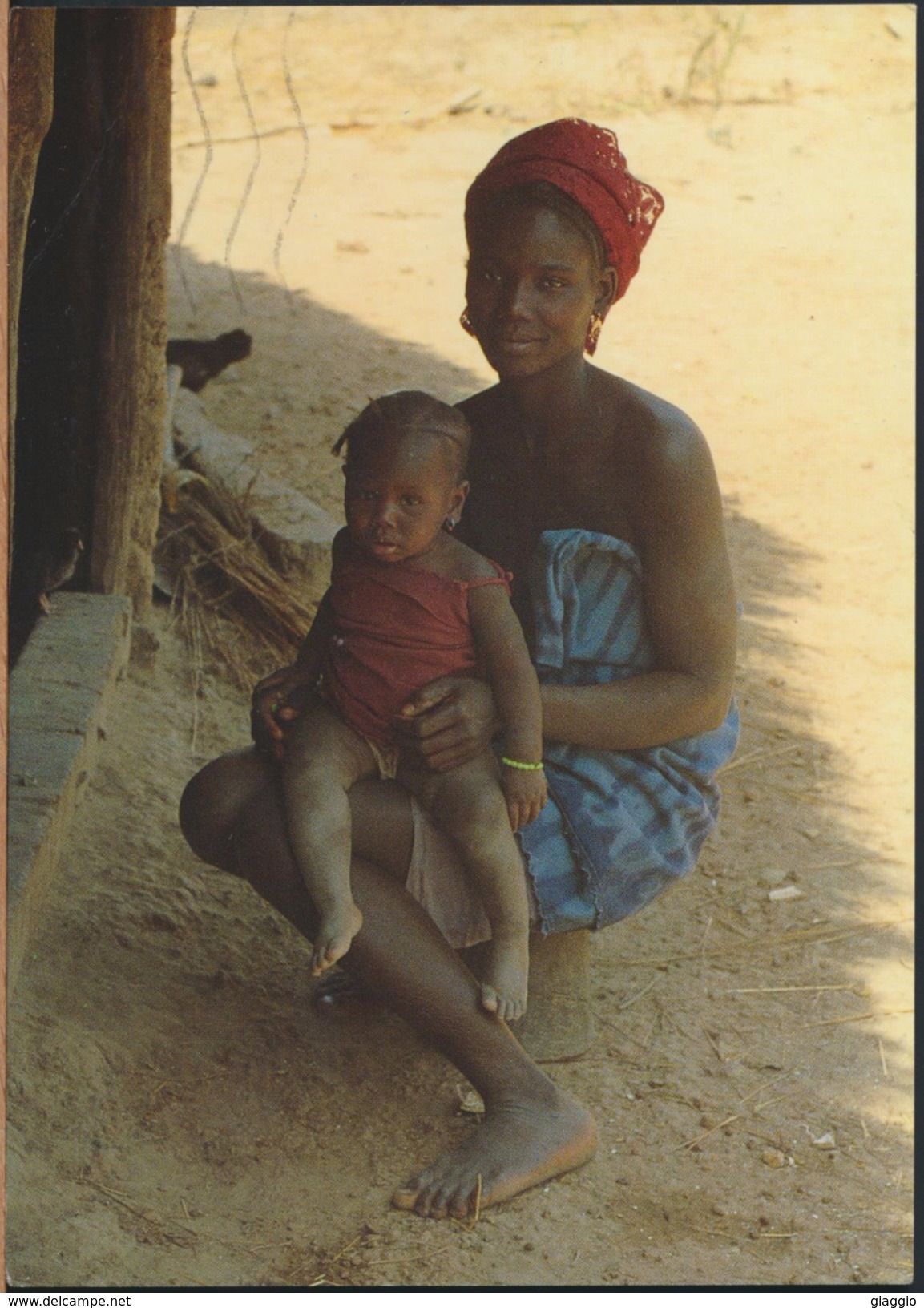 °°° 3996 - GUINE-BISSAU - MOTHER AND SON - With Stamps °°° - Guinea Bissau