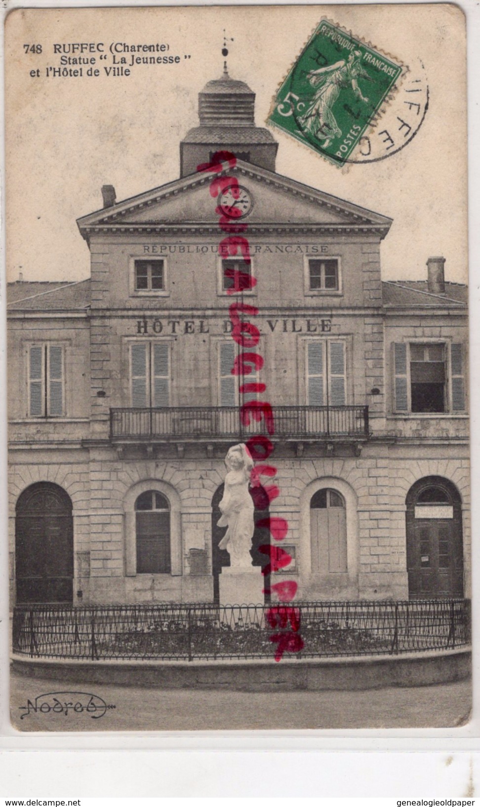 16 - RUFFEC - STATUE LA JEUNESSE ET L' HOTEL DE VILLE -1912 - Ruffec