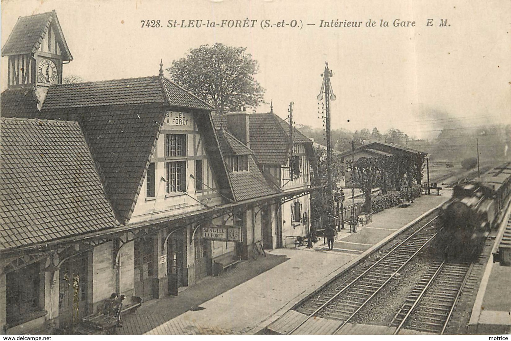 SAINT LEU LA FORET - Intérieur De La Gare. - Gares - Avec Trains