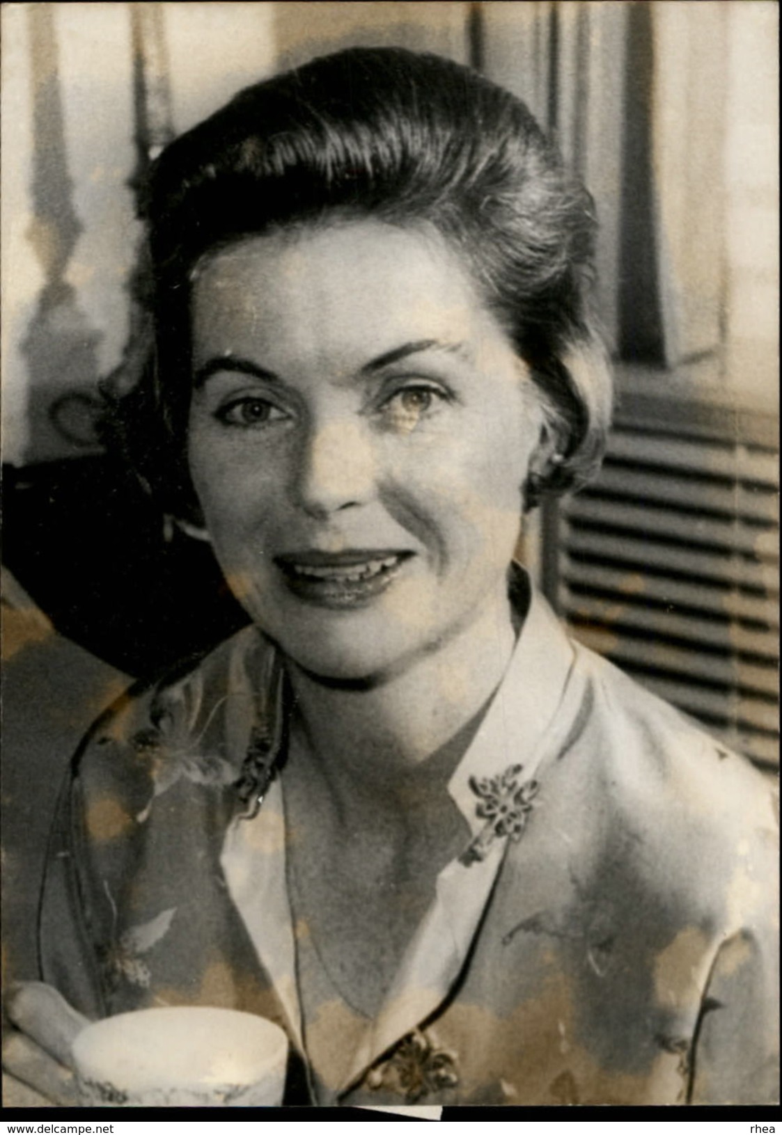 PHOTO - Photo De Presse - Acteurs - DOROTHY MAC GUIRE - Actrice - 1974 - Célébrités