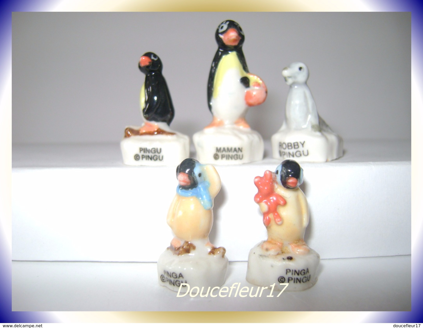 Pingu ... Lot De 5 Fèves... Ref AFF :  26-2000 .. (0017) - Cartoons