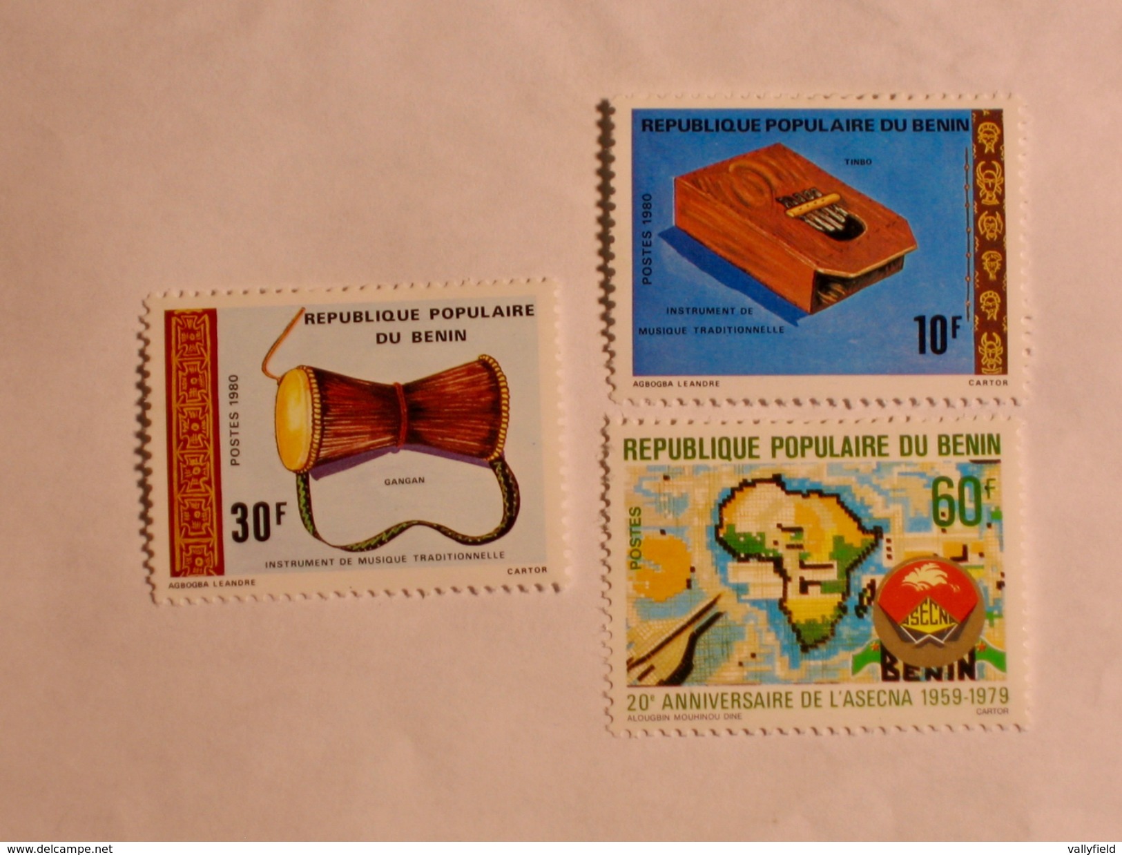 BÉNIN  1979-80  LOT# 3  MUSICAL INSTRUMENTS - Bénin – Dahomey (1960-...)