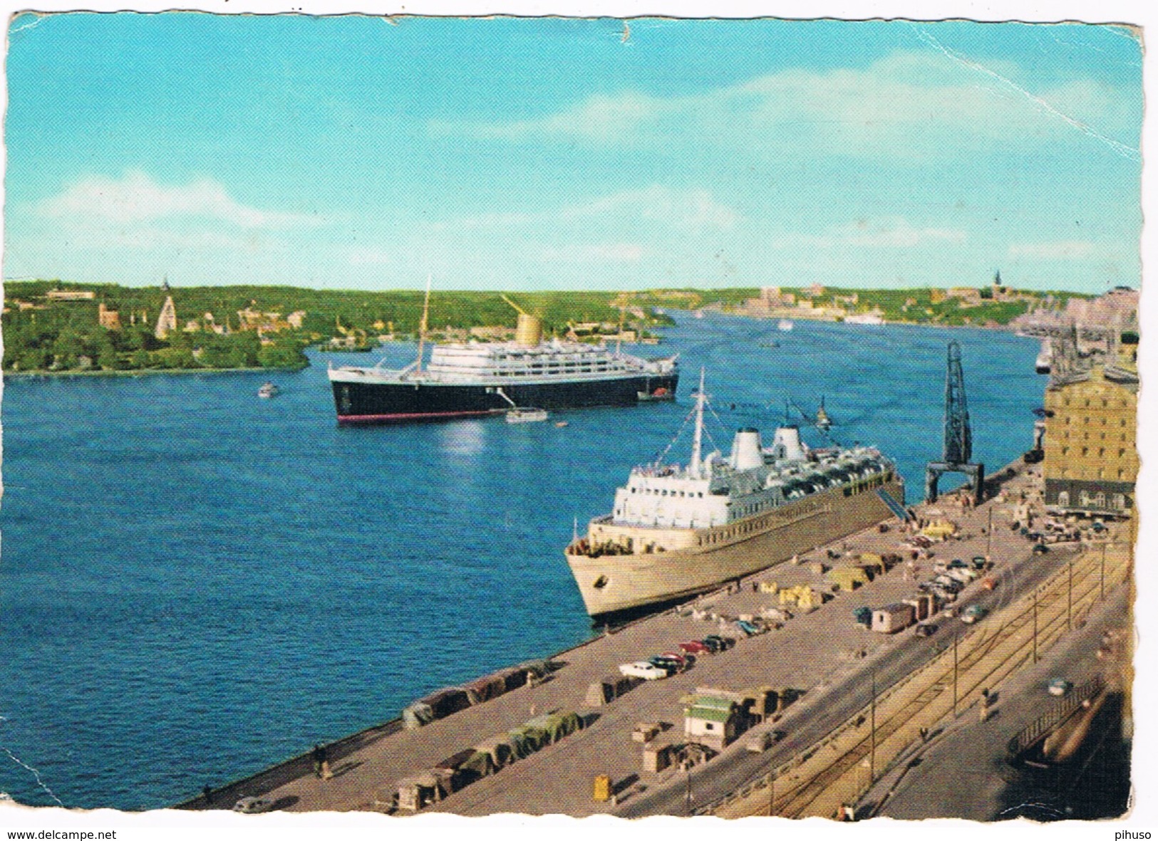 SCH-709   STOCKHOLM : With 2 Passengerships - Steamers