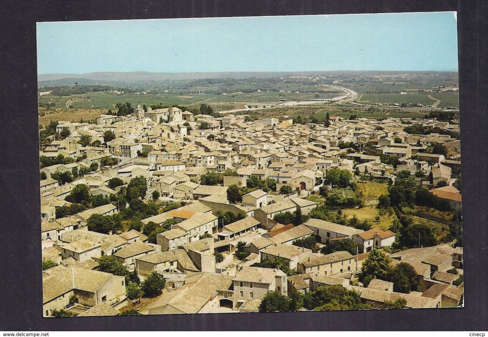 CPSM 30 - GALLARGUES-LE-MONTUEUX - En Avion Au Dessus Du Village Dans Le Fond : L'Autoroute Du Languedoc TB PLAN Détails - Gallargues-le-Montueux