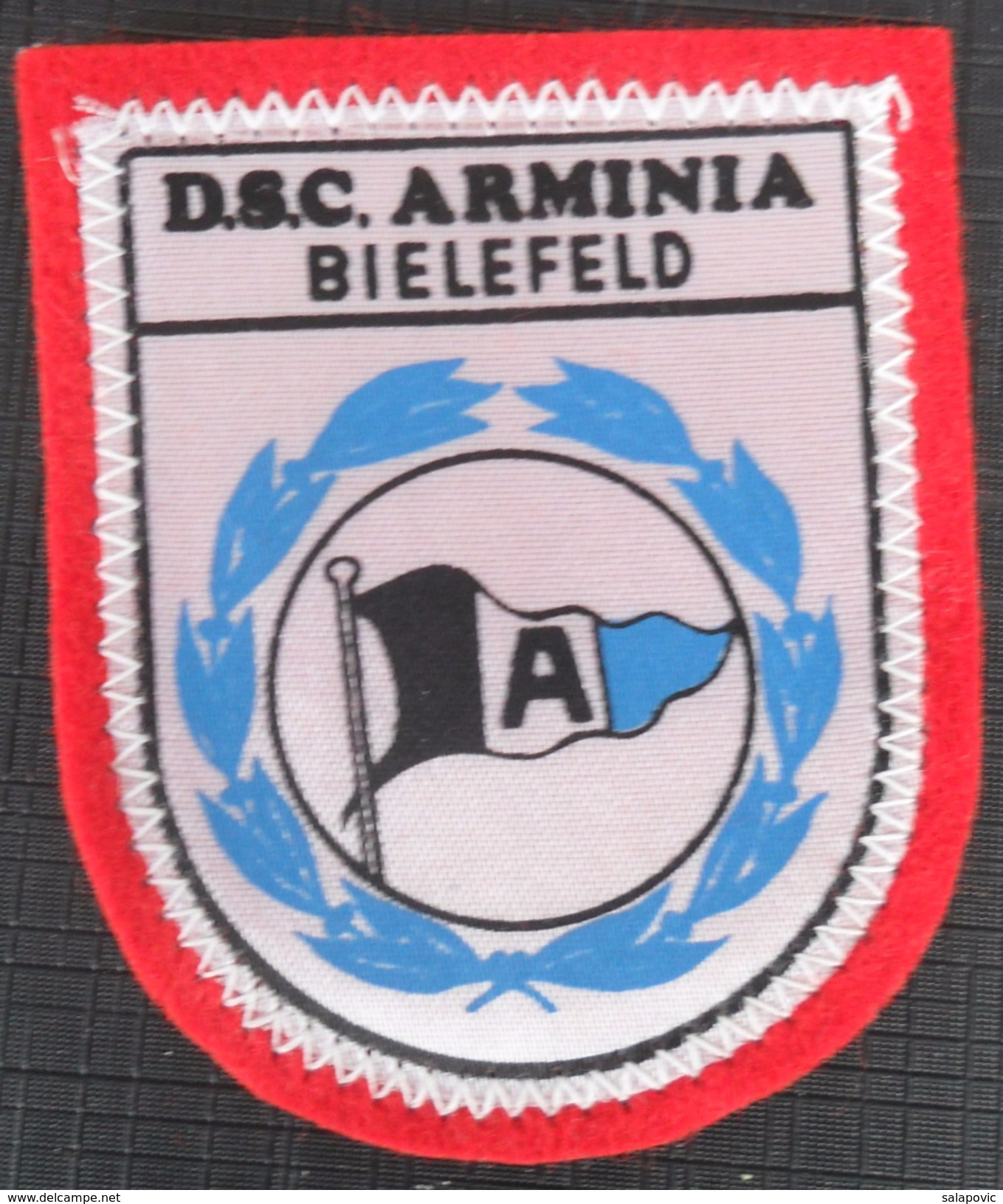 Arminia Bielefeld GERMANY  FOOTBALL CLUB CALCIO OLD  Stitching  PATCHES - Habillement, Souvenirs & Autres