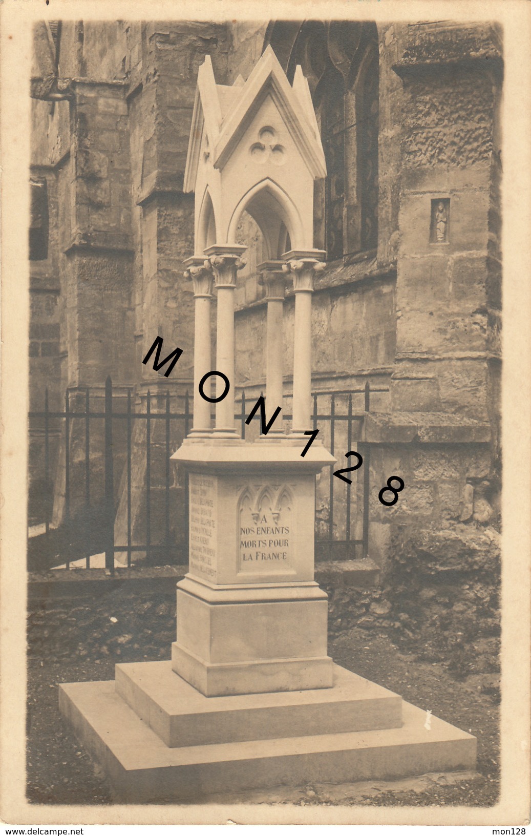 FOURGES (27)  PHOTO CARTE MONUMENT AUX MORTS  (PHOTO R.DECKER VERNON) - Fourges