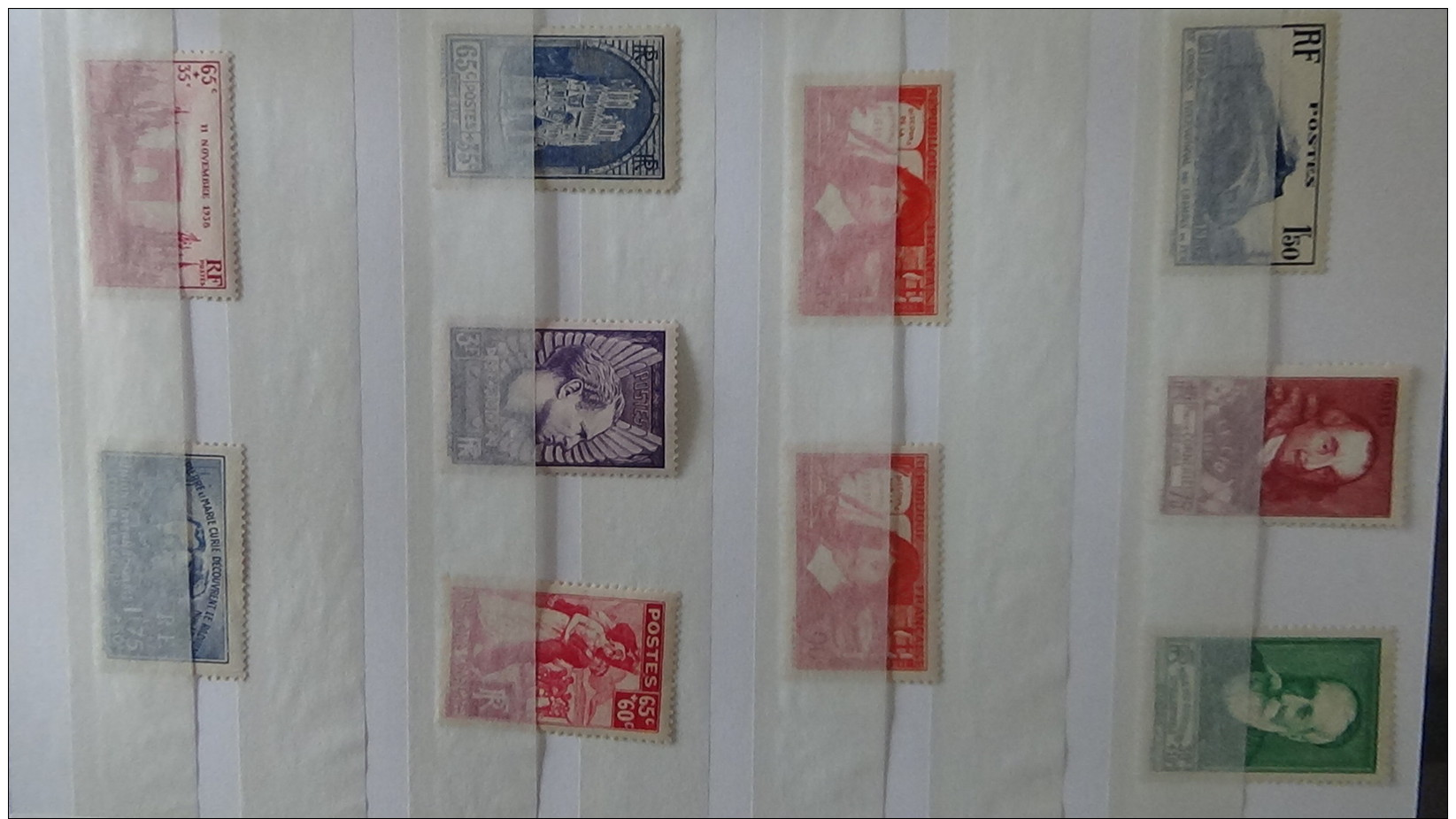 A Belle colection de timbres ** de France années 40. Cote très sympa. A saisir !!!