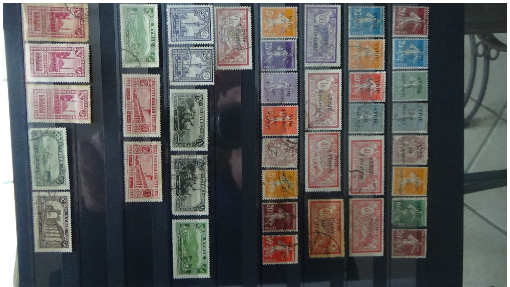 B Collection d'anciennes colonies Françaises tous états (timbres Réunion CFA **). A saisir !!!