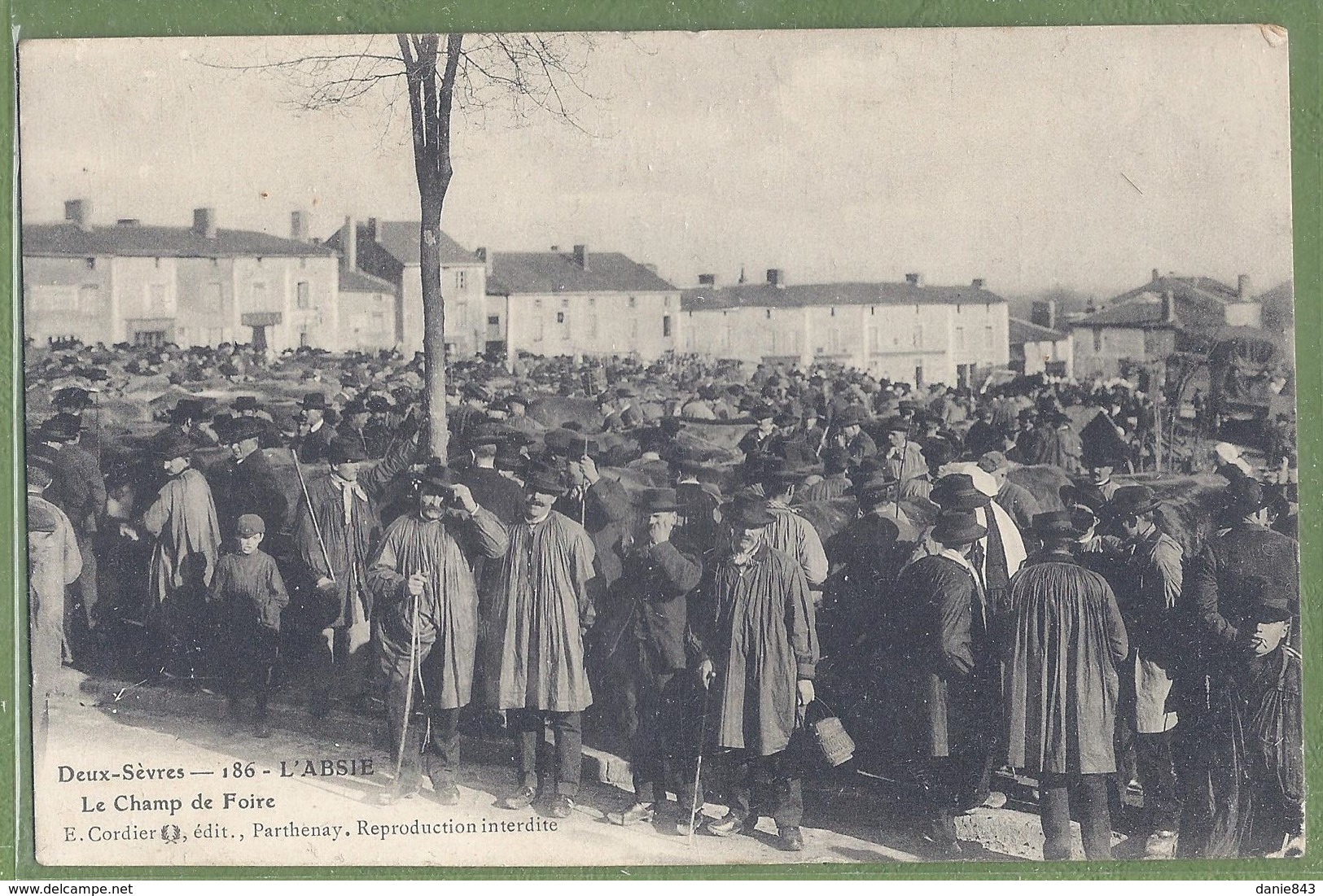 CPA TOP - DEUX SÈVRES - L'ABSIE - LE CHAMP DE FOIRE  - Superbe Animation - E. Cordier éditeur / 186 - L'Absie