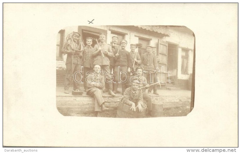 * T2 WWI German Soldiers With Work Tools, Group Photo - Non Classés