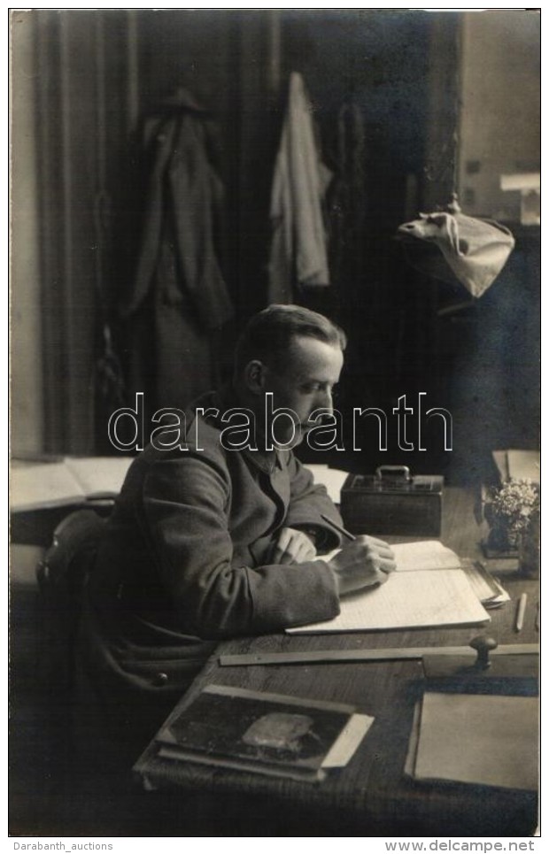 ** T2 Unknown Location, Soldier At His Desk, Probably An Officer (no Visible Rank Insignia), Photo - Non Classificati