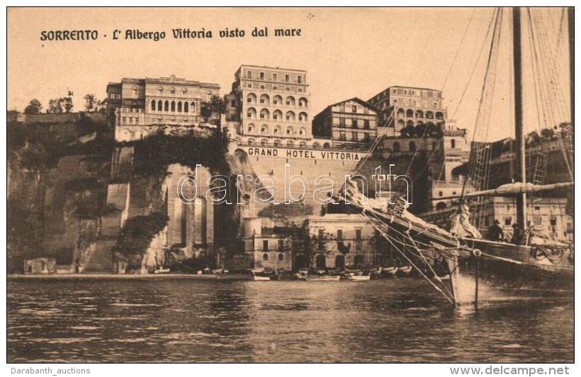 ** T2/T3 Sorrento, L'Albergo Vittoria Visto Dal Mare / Hotel Vittoria Seen From The Sea, Sailing Ship (EK) - Zonder Classificatie