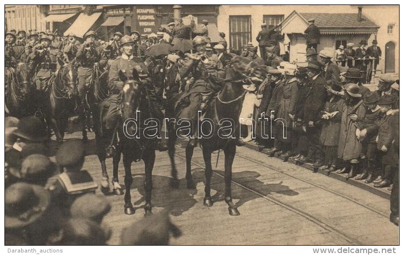 ** T1/T2 Bruges, Procession Du St Sang, Militaires Ouvrant Le Cortege / Opening The Military Parade - Non Classés