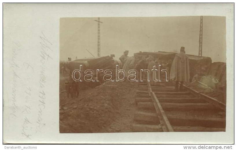 * T2 1915 Sz&aacute;vaszentdemeter, Sremska Mitrovica; Vas&uacute;ti Karambol, Magyar Tisztek / Railroad Accident,... - Non Classés