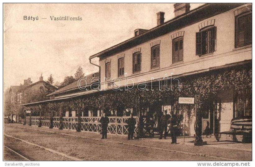 T2/T3 B&aacute;ty&uacute;, Batyovo; Vas&uacute;t&aacute;llom&aacute;s / Railway Station (EK) - Unclassified