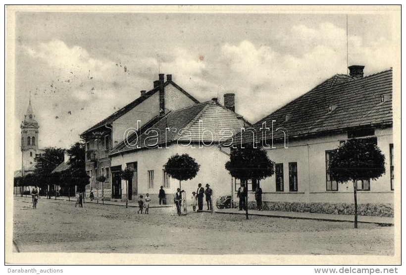 T2 Zsel&iacute;z, Zeliezovce; FÅ‘ Utca, Iskola, Laufer ErnÅ‘ Kiad&aacute;sa / Main Street, School - Non Classés