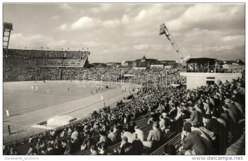 ** T2 Budapest XIV. N&eacute;pstadion, K&eacute;pzÅ‘mÅ±v&eacute;szeti Alap Kiad&oacute;v&aacute;llalat - Non Classés