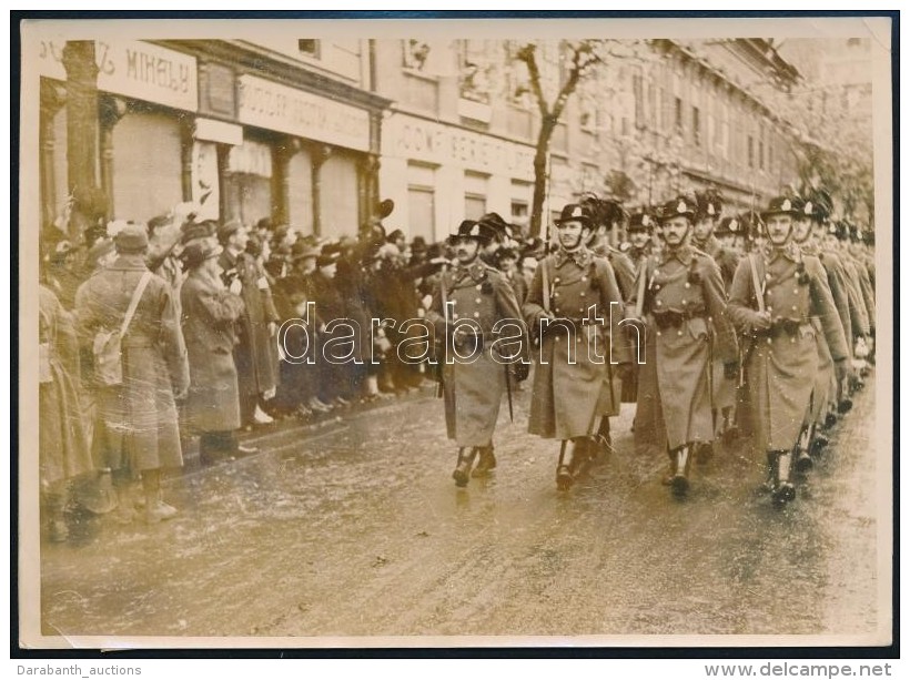 1939 Magyar T&aacute;bori CsendÅ‘rÅ‘k Bevonul&aacute;sa Egy K&aacute;rp&aacute;taljai V&aacute;rosba / Hungarian... - Otros & Sin Clasificación