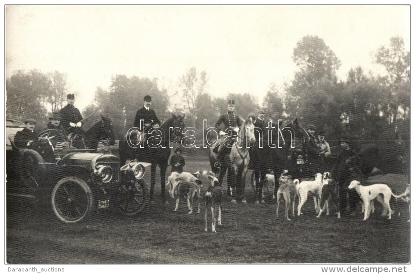 ** T1/T2 Hunters On Horses With Hunting Dogs, Mostly Sighthound Dogs. Automobile, Photo - Zonder Classificatie