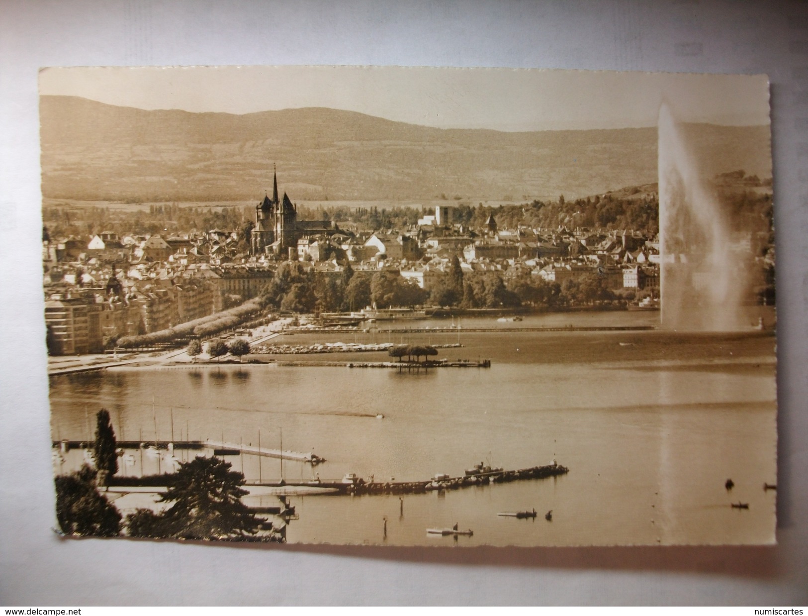 Carte Postale Suisse Genève - La Rade Depuis Cologny (Petit Format Oblitérée 1964 ) - Cologny