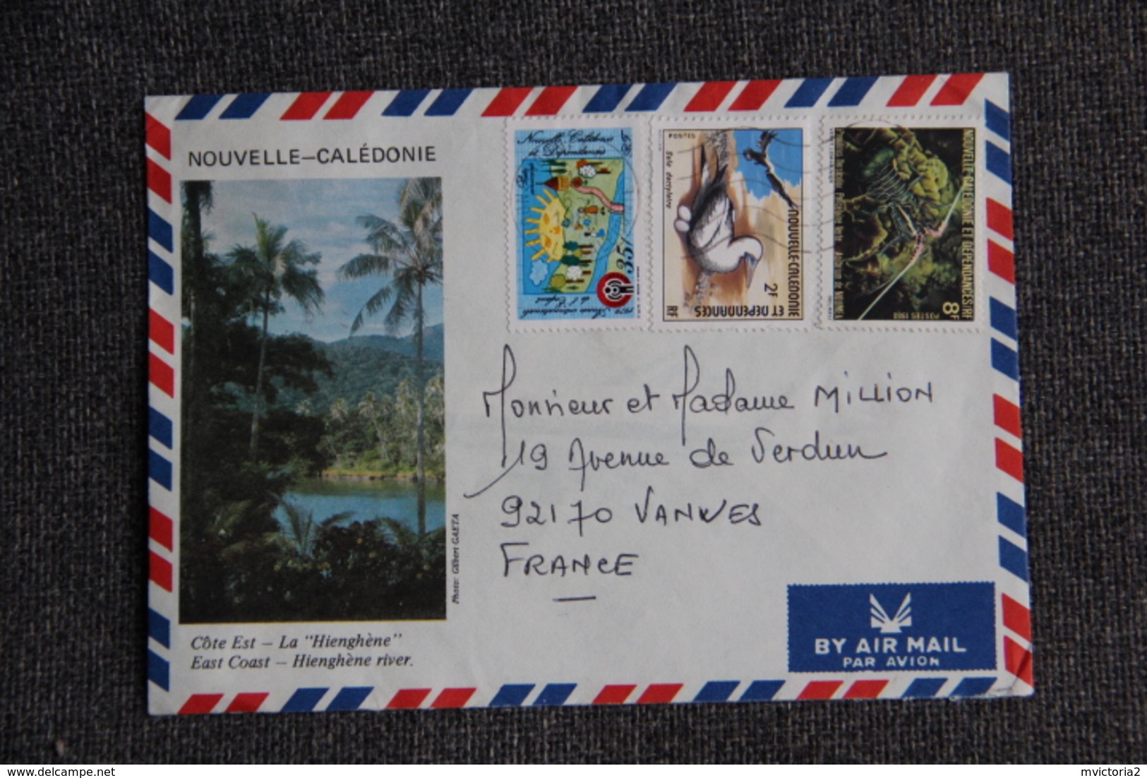 Lettre Envoyée De NOUVELLE CALEDONIE à VANVES ( 92). - Covers & Documents