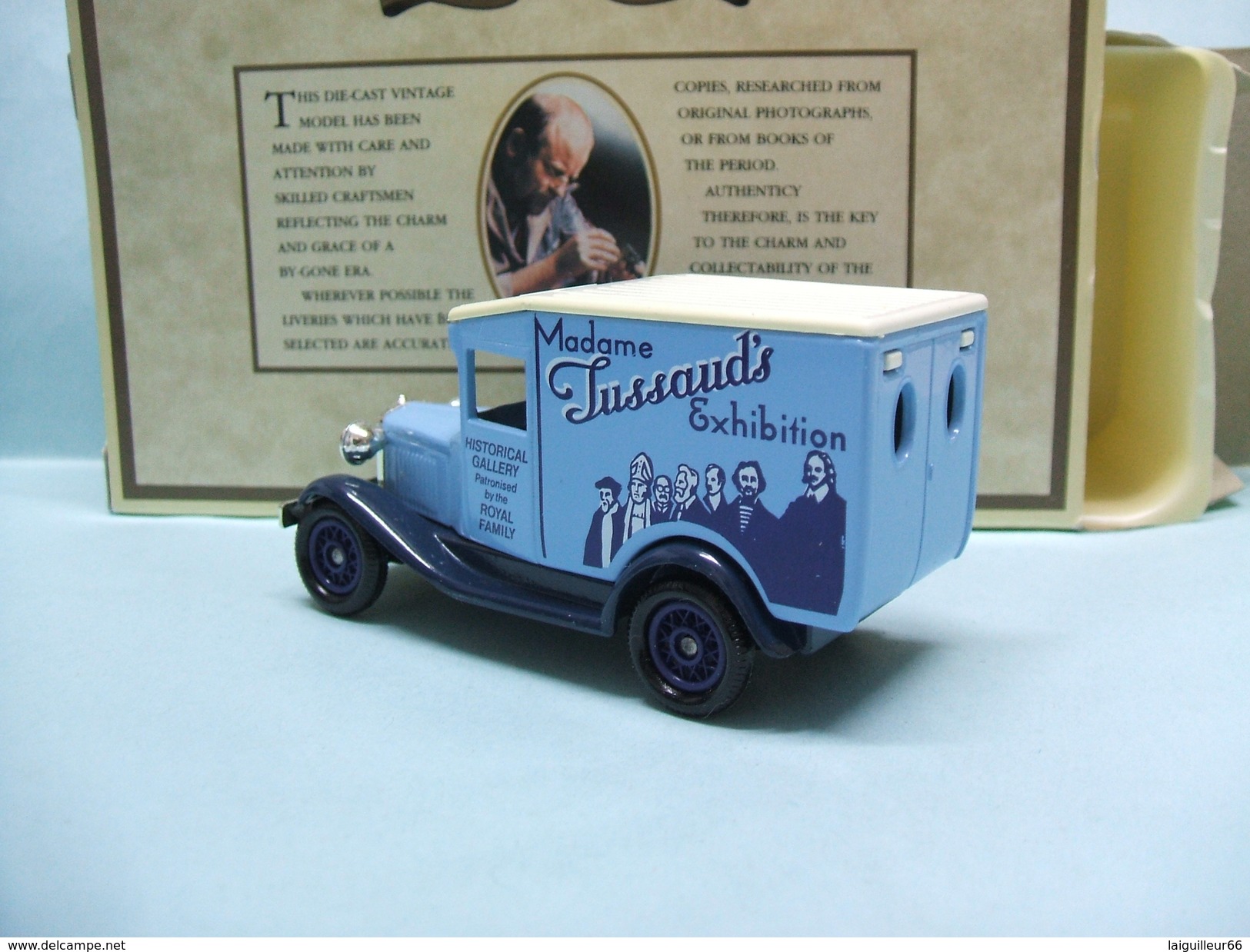 Lledo Days Gone - FORD MODEL A Van Fourgon 1934 MADAME TUSSAUDS Réf. 16018 BO - Utilitaires