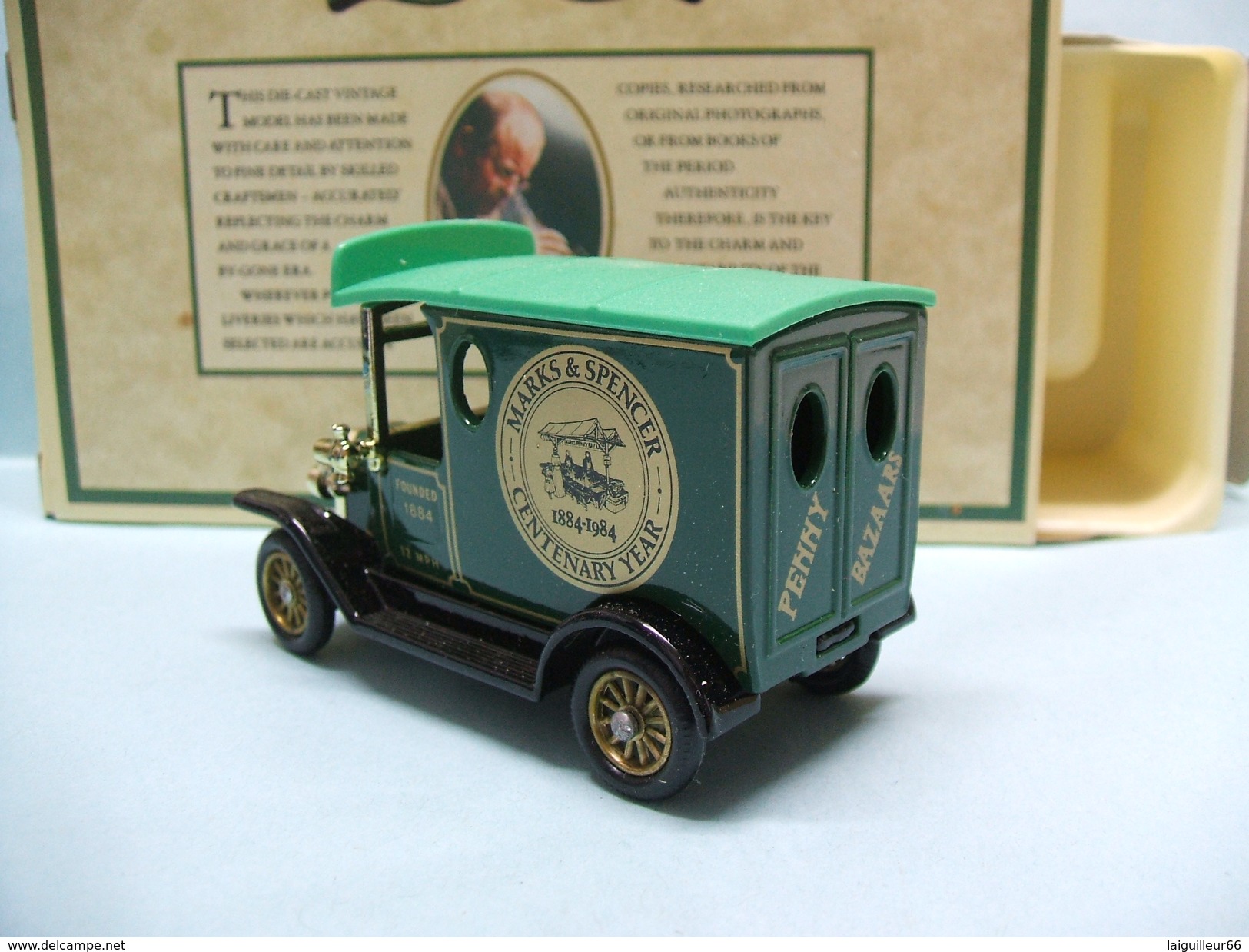 Lledo Days Gone - FORD MODEL T Van Fourgon 1920 MARKS & SPENCER Réf. 6025 BO - Utilitaires