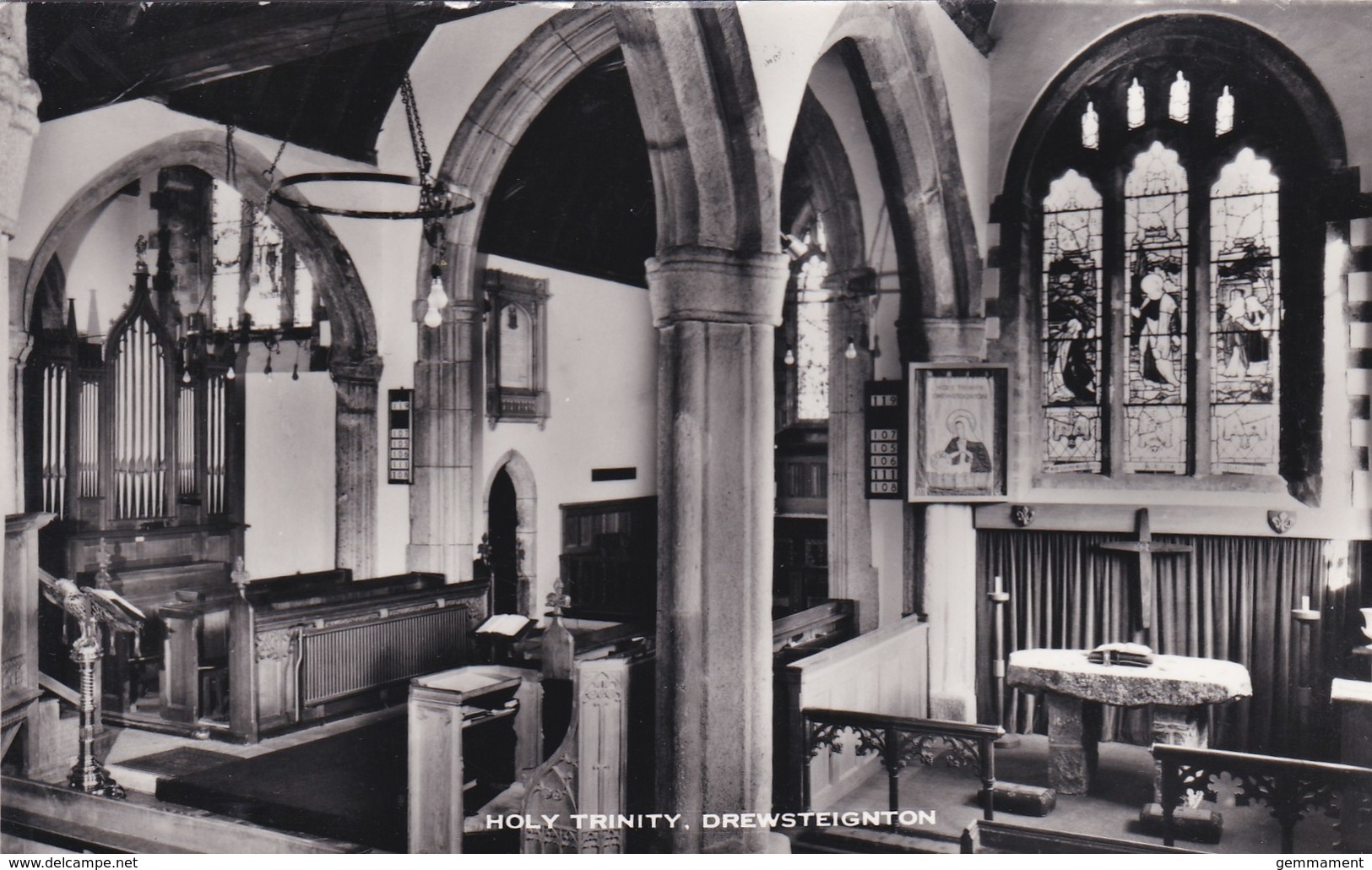 DREWSTEIGNTON  -HOLY TRINITY CHURCH INTERIOR. 2 CARDS - Other & Unclassified