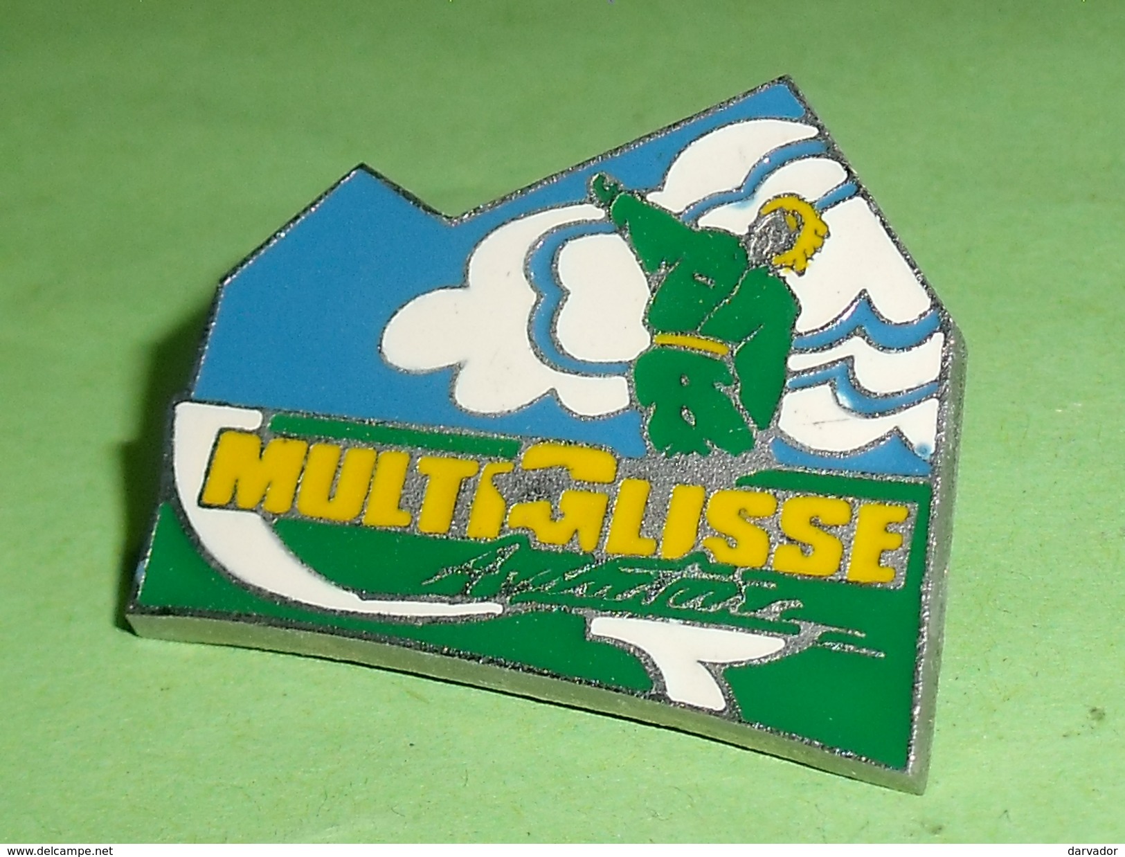 Pin's / Sport  : Alpinisme , Multiglisse      TB2k - Alpinisme