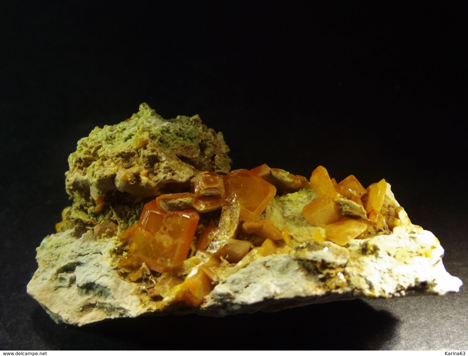 Wulfenite ( 4.5 X 2.5 X 2.5 Cm) - Touissit - Jerada, Oriental Region -  Morocco - Minéraux