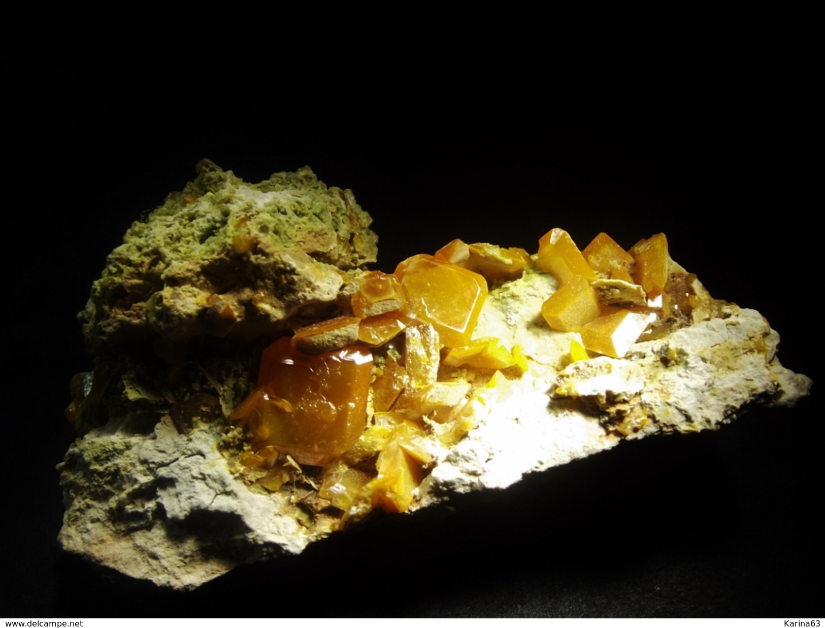 Wulfenite ( 4.5 X 2.5 X 2.5 Cm) - Touissit - Jerada, Oriental Region -  Morocco - Minéraux